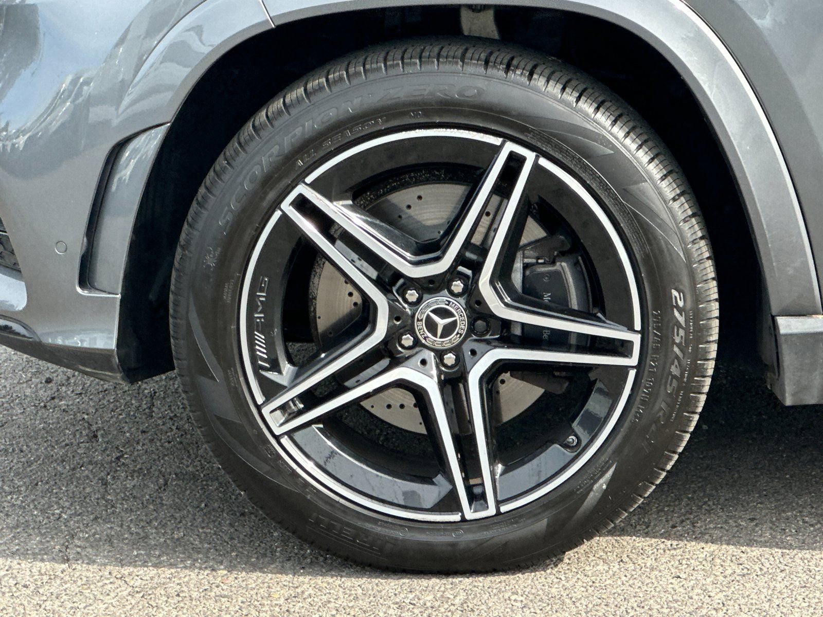 Used 2022 Mercedes-Benz GLS 450 4MATIC w/ AMG Line Exterior image 26