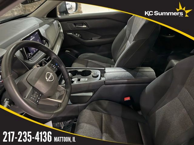 Certified 2025 Nissan Rogue SV image 10