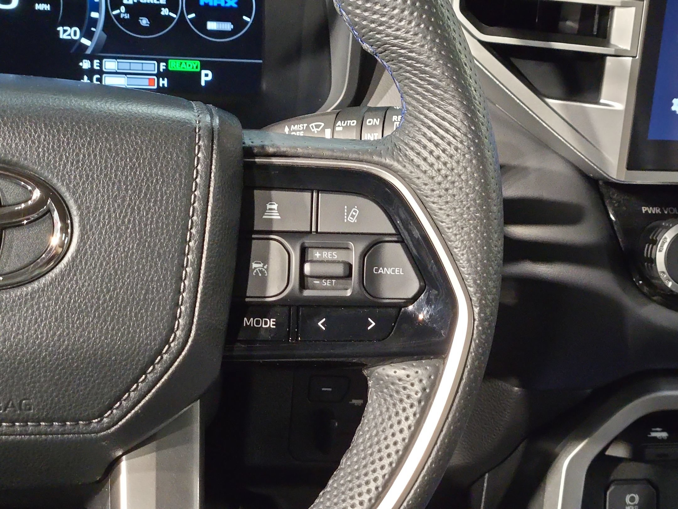 Used 2024 Toyota Sequoia Platinum w/ TRD Off-Road Package AWD/4WD image 28