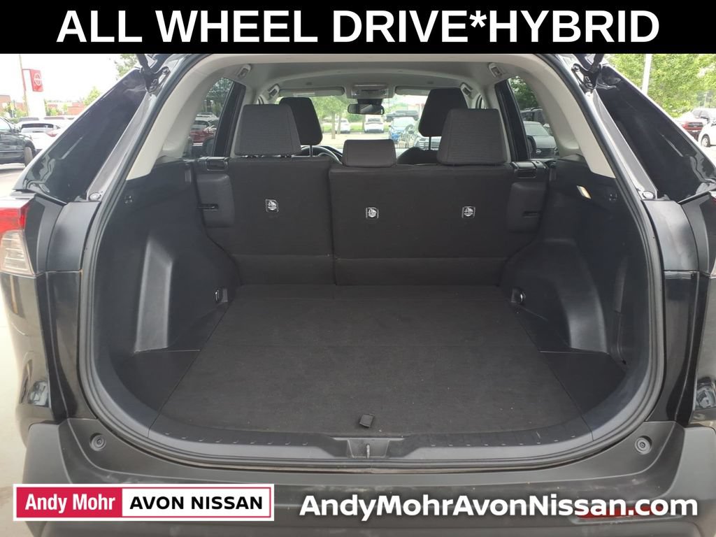 Used 2025 Toyota RAV4 LE AWD/4WD image 9