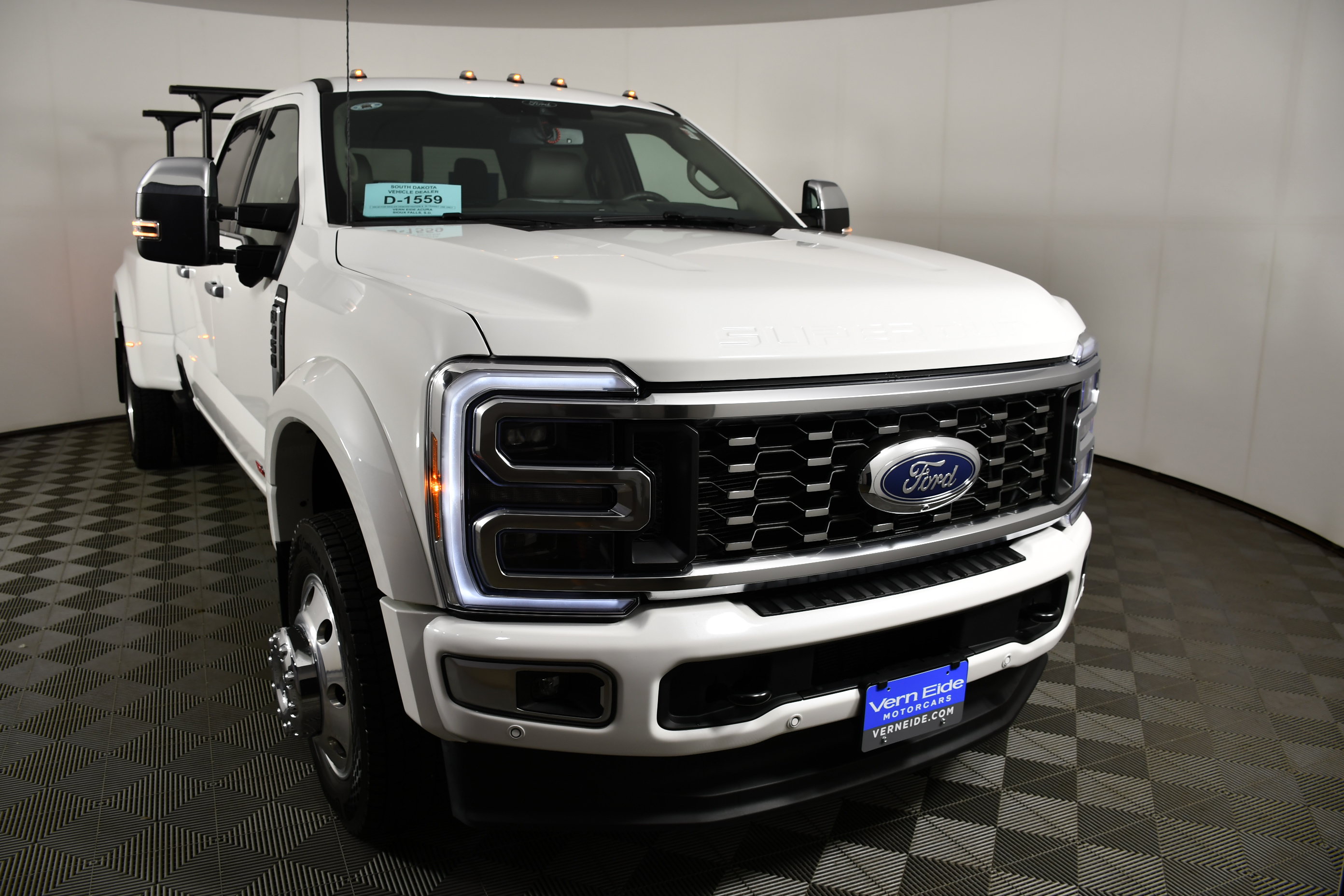 Used 2026 Ford F450 Platinum w/ Platinum Plus Package AWD/4WD image 3