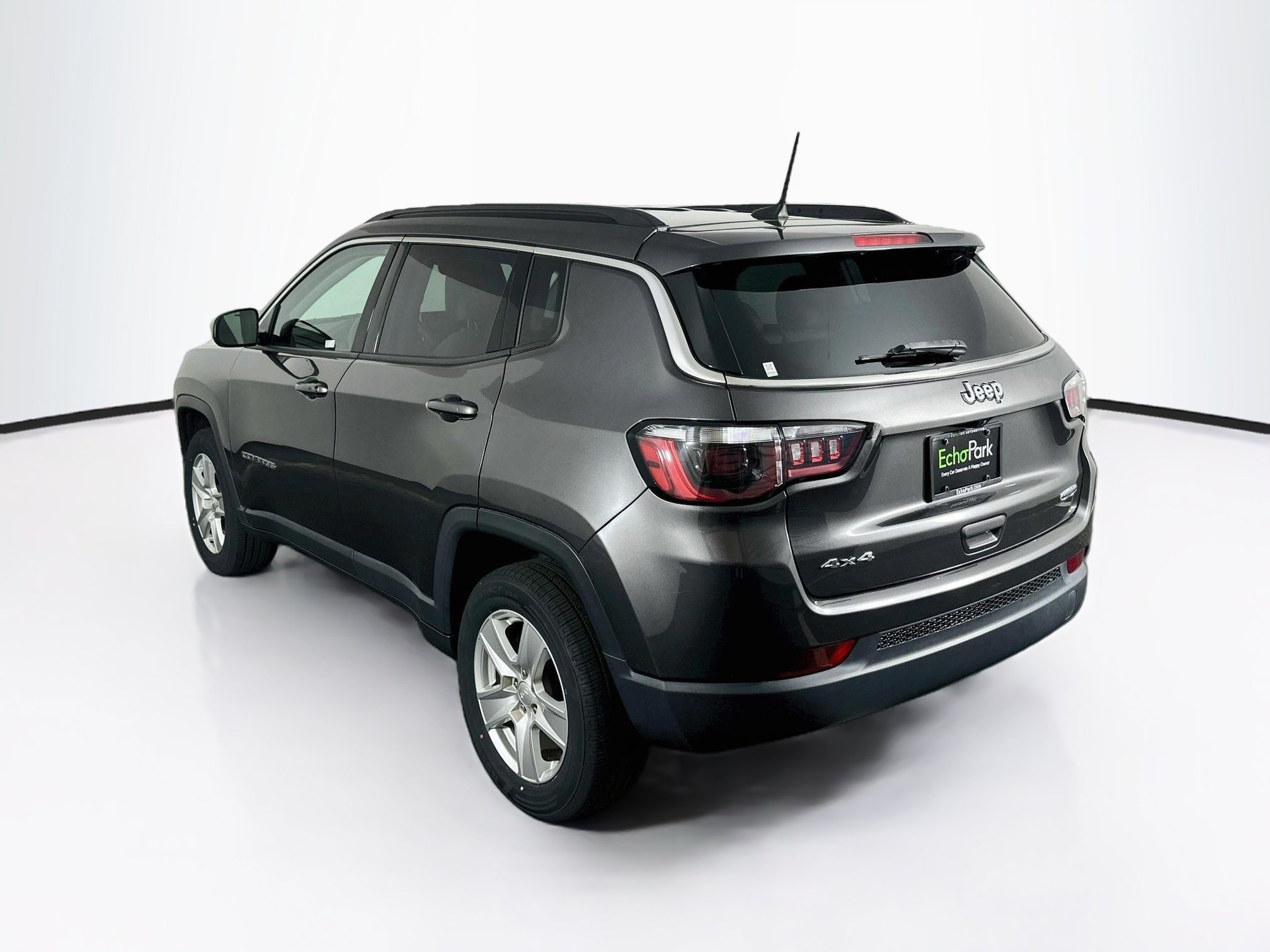 Used 2022 Jeep Compass Latitude AWD/4WD image 5