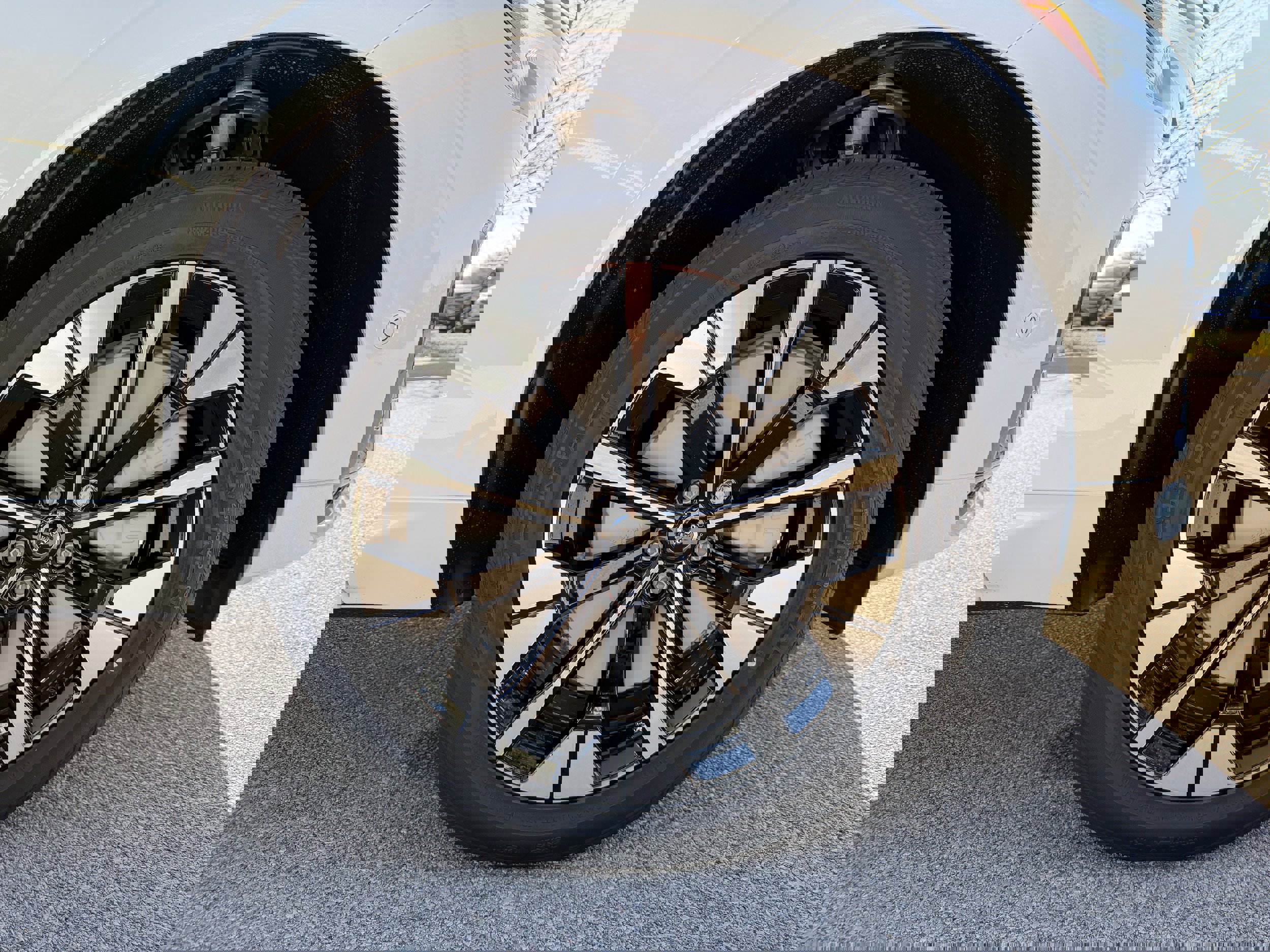 New 2026 Volvo XC60 T8 Plus w/ Protection Package Premier image 5