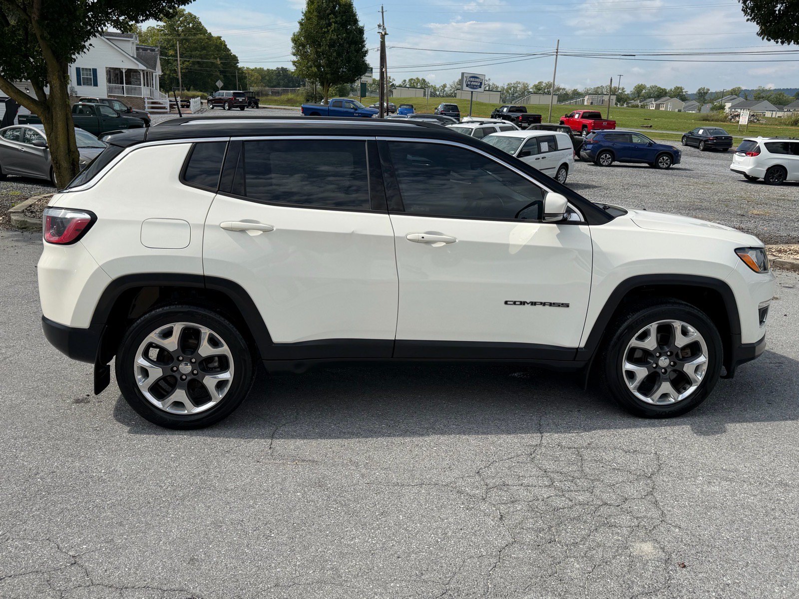 Used 2018 Jeep Compass Limited w/ Navigation Group AWD/4WD image 4
