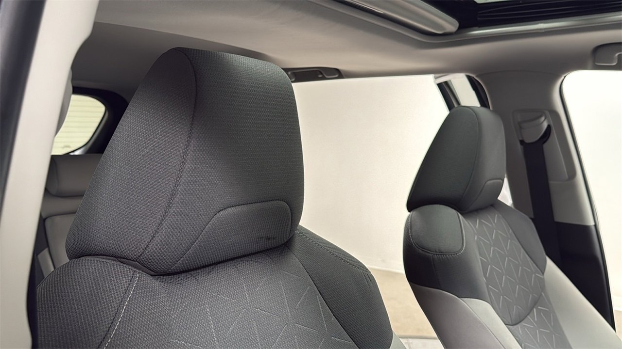 Used 2025 Toyota RAV4 XLE w/ Convenience Package image 19