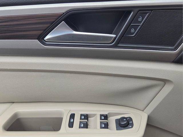 Used 2021 Volkswagen Atlas SE FWD image 24