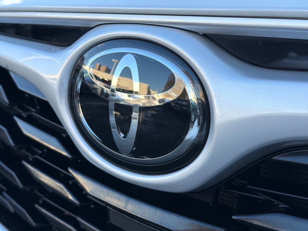 Used 2023 Toyota Highlander XLE image 15