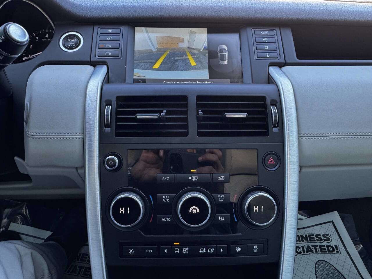 Used 2018 Land Rover Discovery Sport HSE image 19