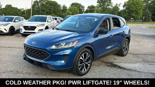 Used 2022 Ford Escape SE w/ SE Sport Appearance Package FWD image 3