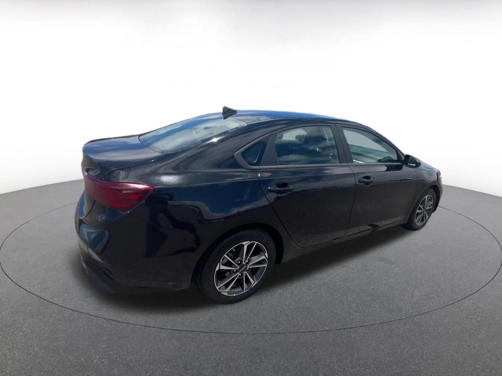 Used 2024 Kia Forte LXS FWD image 13