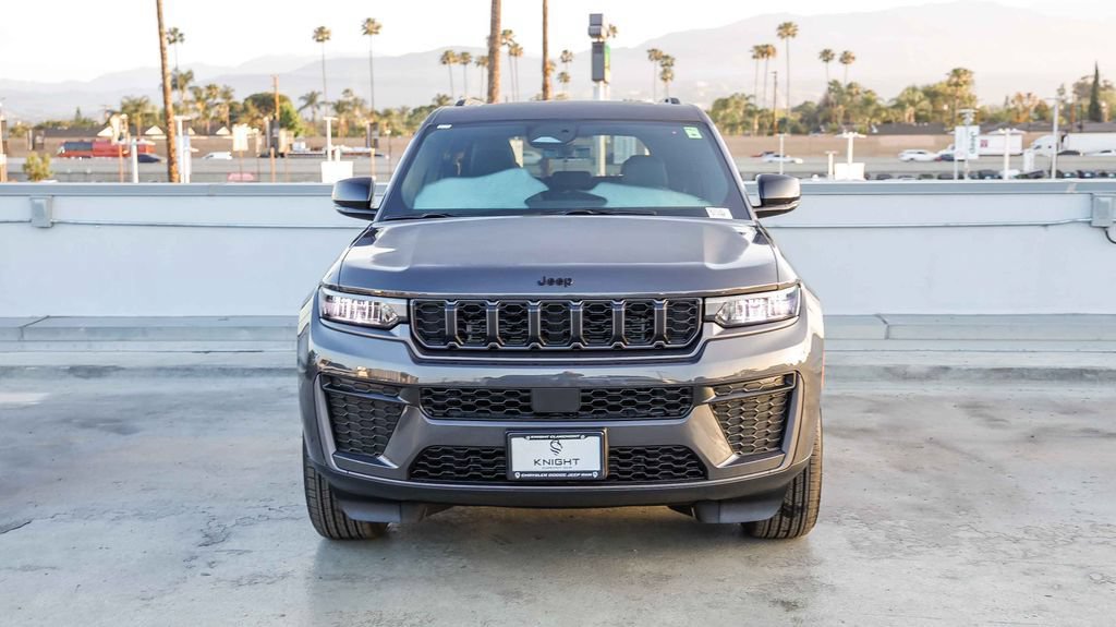 New 2026 Jeep Grand Cherokee Altitude RWD image 3