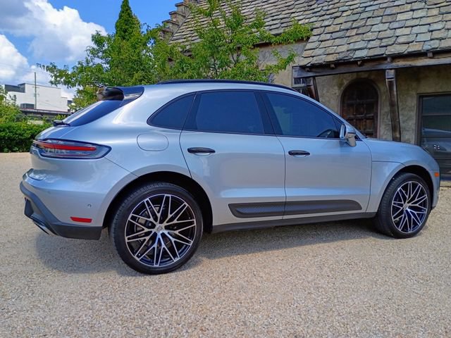 Used 2022 Porsche Macan AWD/4WD image 17