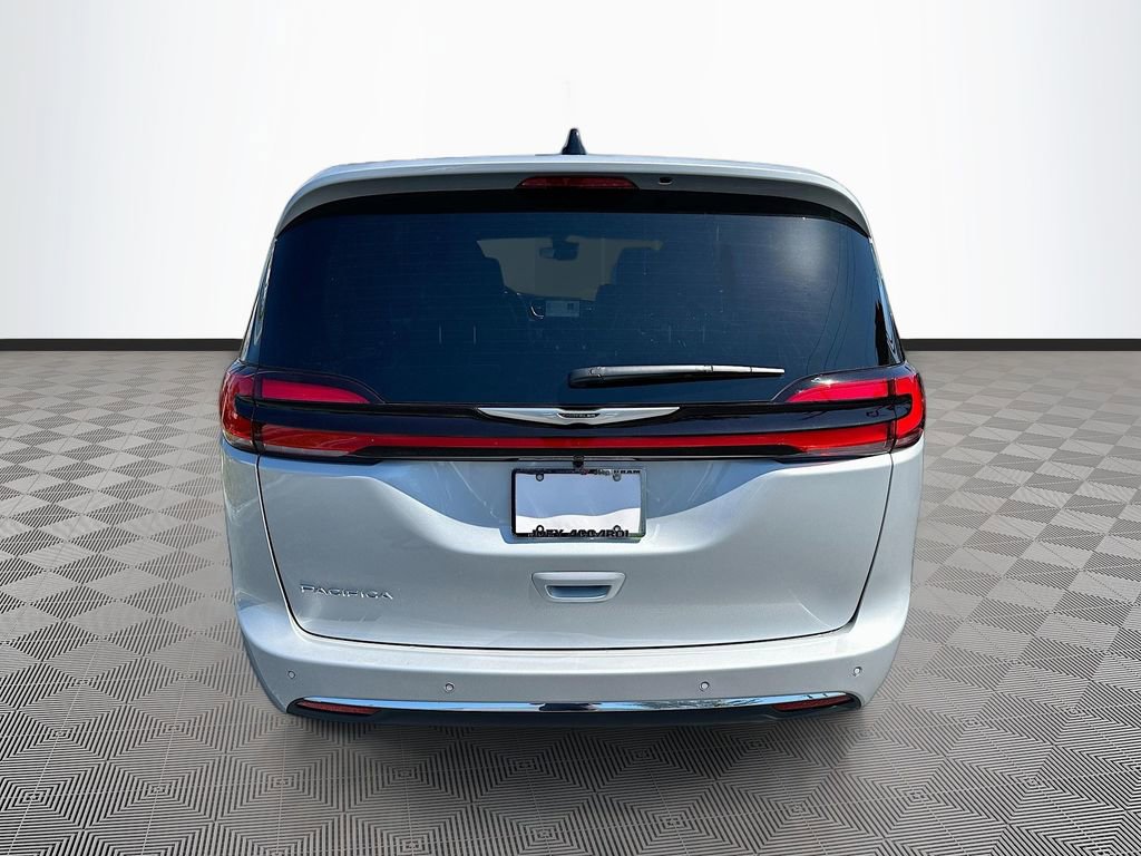 New 2026 Chrysler Pacifica Select FWD image 6