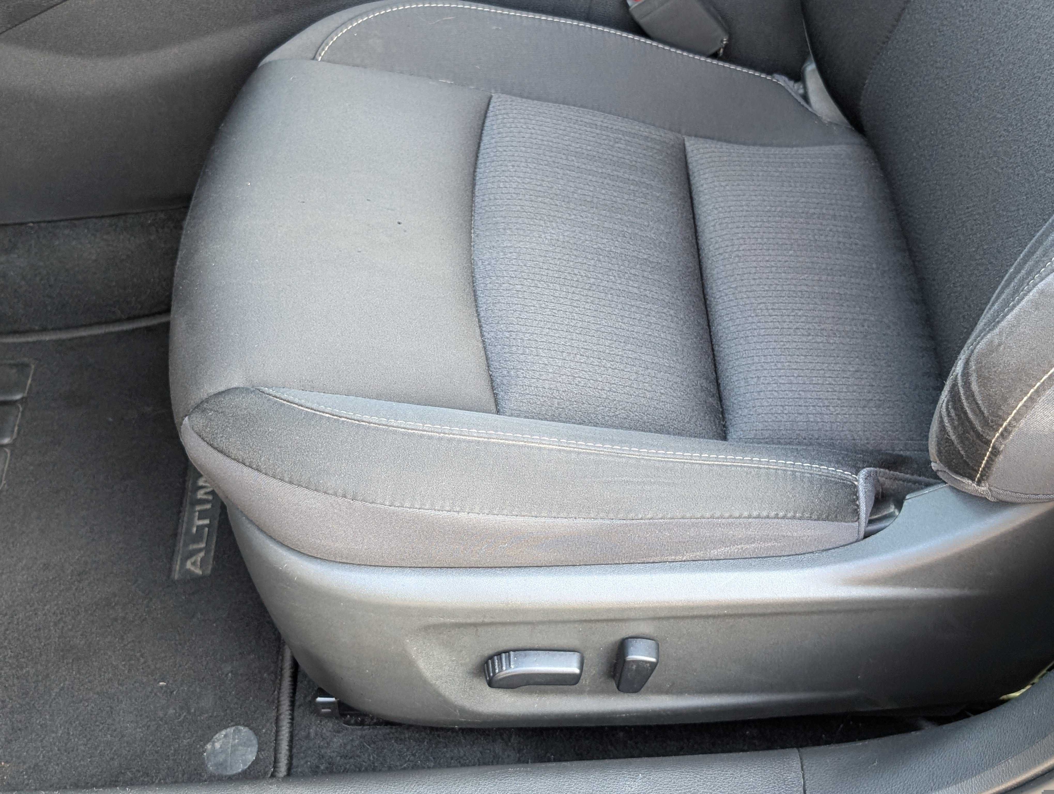 Used 2019 Nissan Altima 2.5 S FWD image 11