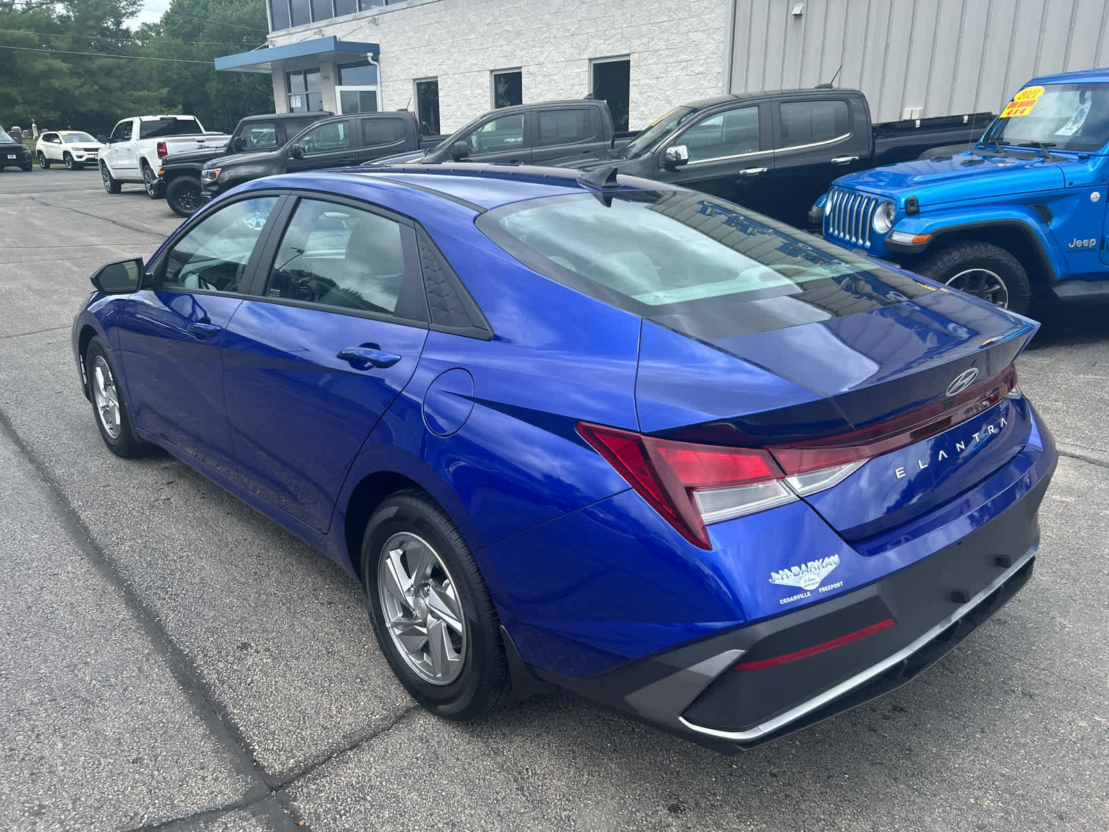 Used 2024 Hyundai Elantra SE image 5