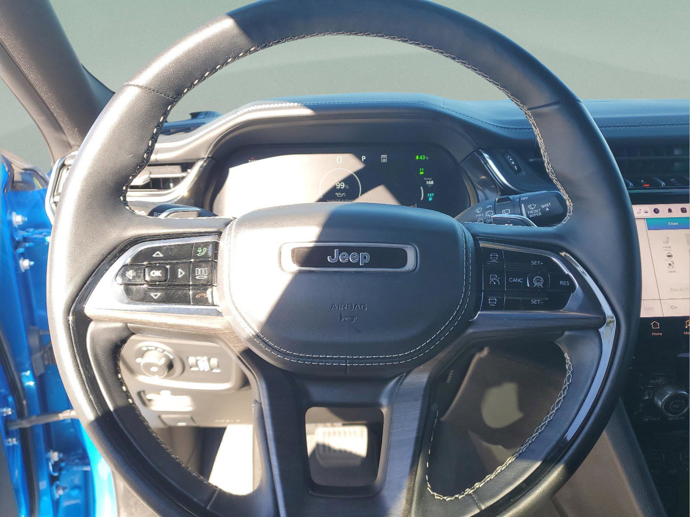 Used 2024 Jeep Grand Cherokee Overland w/ Advanced Protech Group III image 15