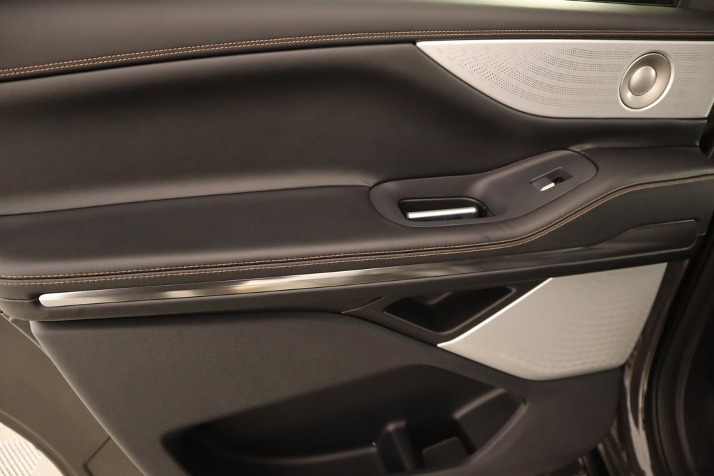 New 2025 Lincoln Navigator L Black Label image 19