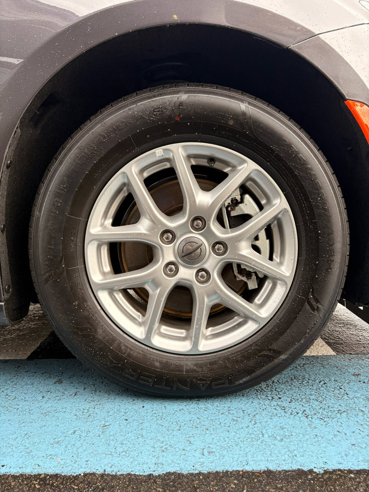 Used 2022 Chrysler Voyager LX image 27