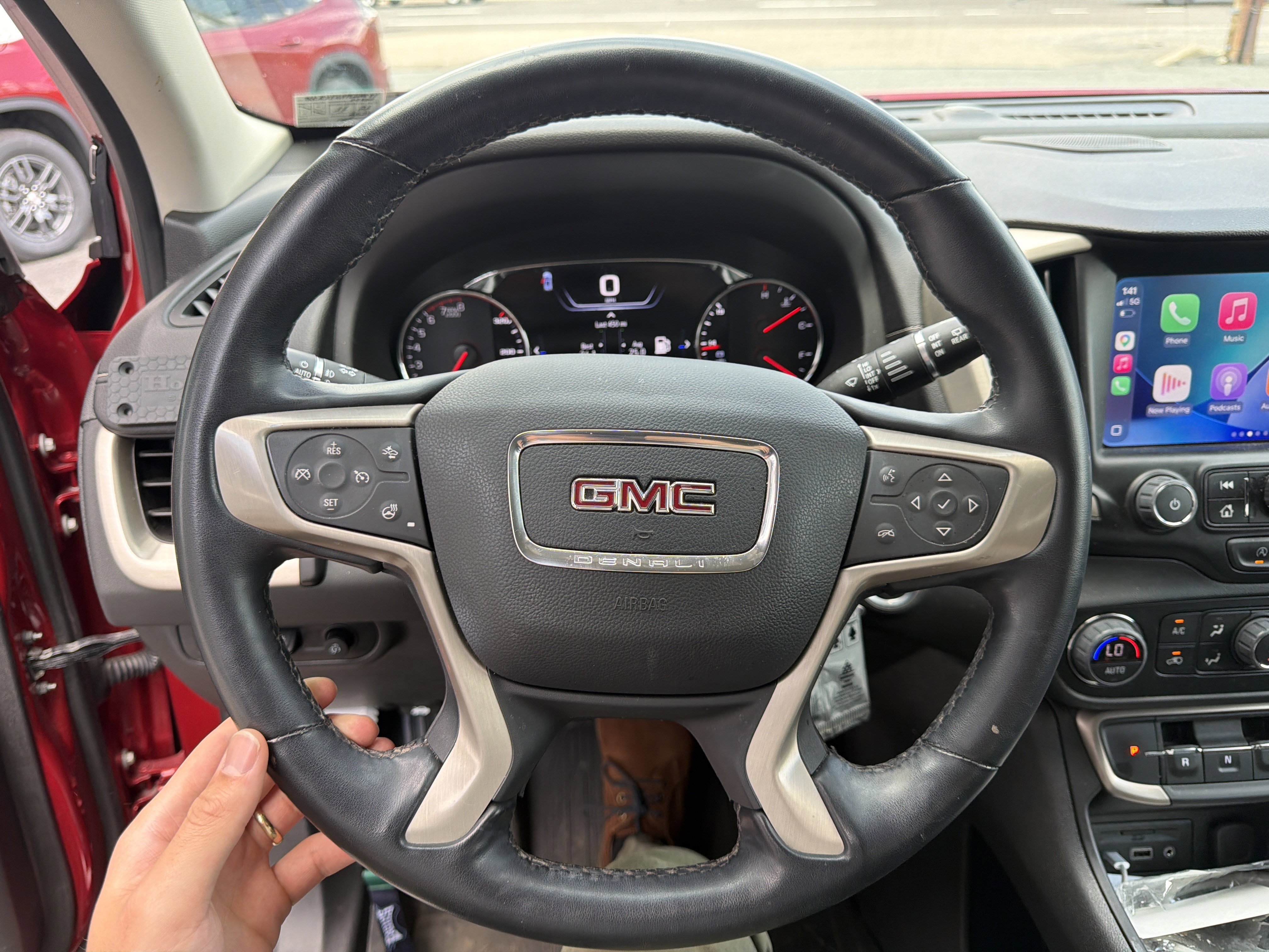 Used 2023 GMC Terrain Denali w/ Denali Premium Package AWD/4WD image 15