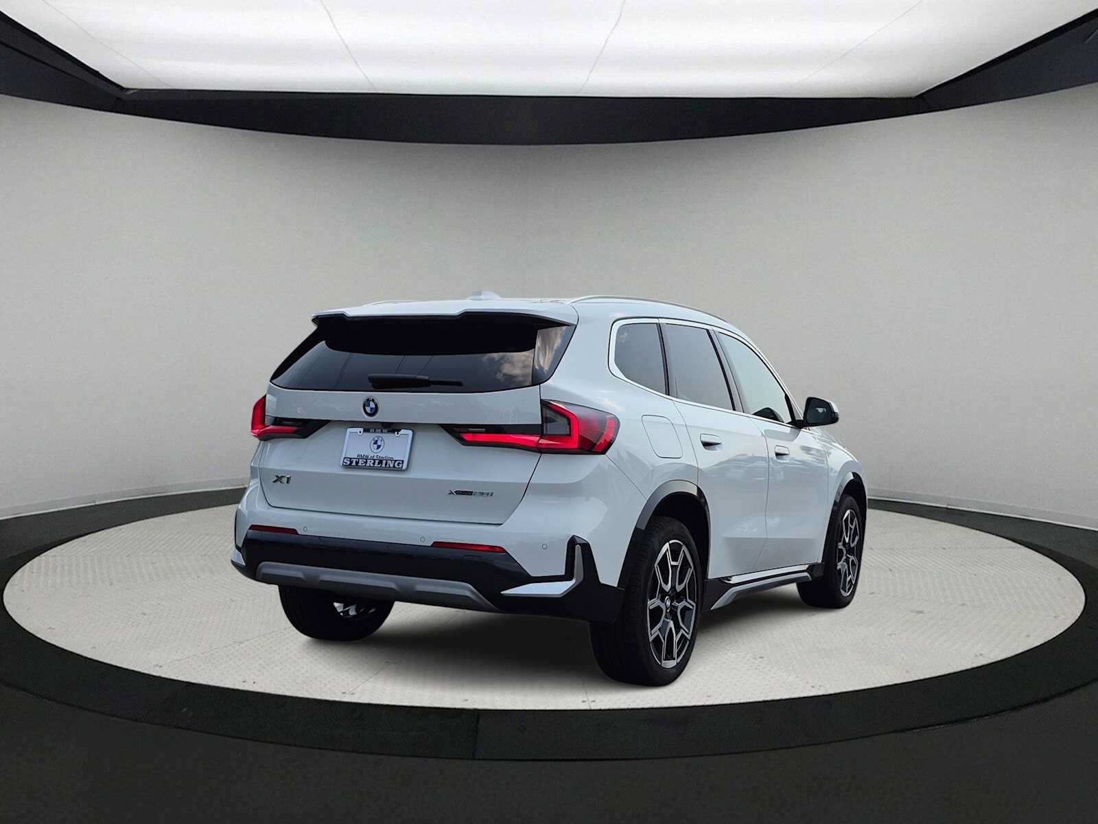 Used 2026 BMW X1 xDrive28i w/ Convenience Package AWD/4WD image 8
