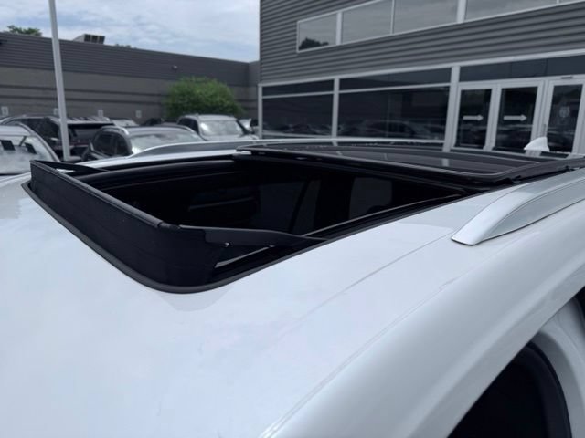 Used 2024 Cadillac XT6 Luxury w/ LPO, Floor Liner Package AWD/4WD image 11