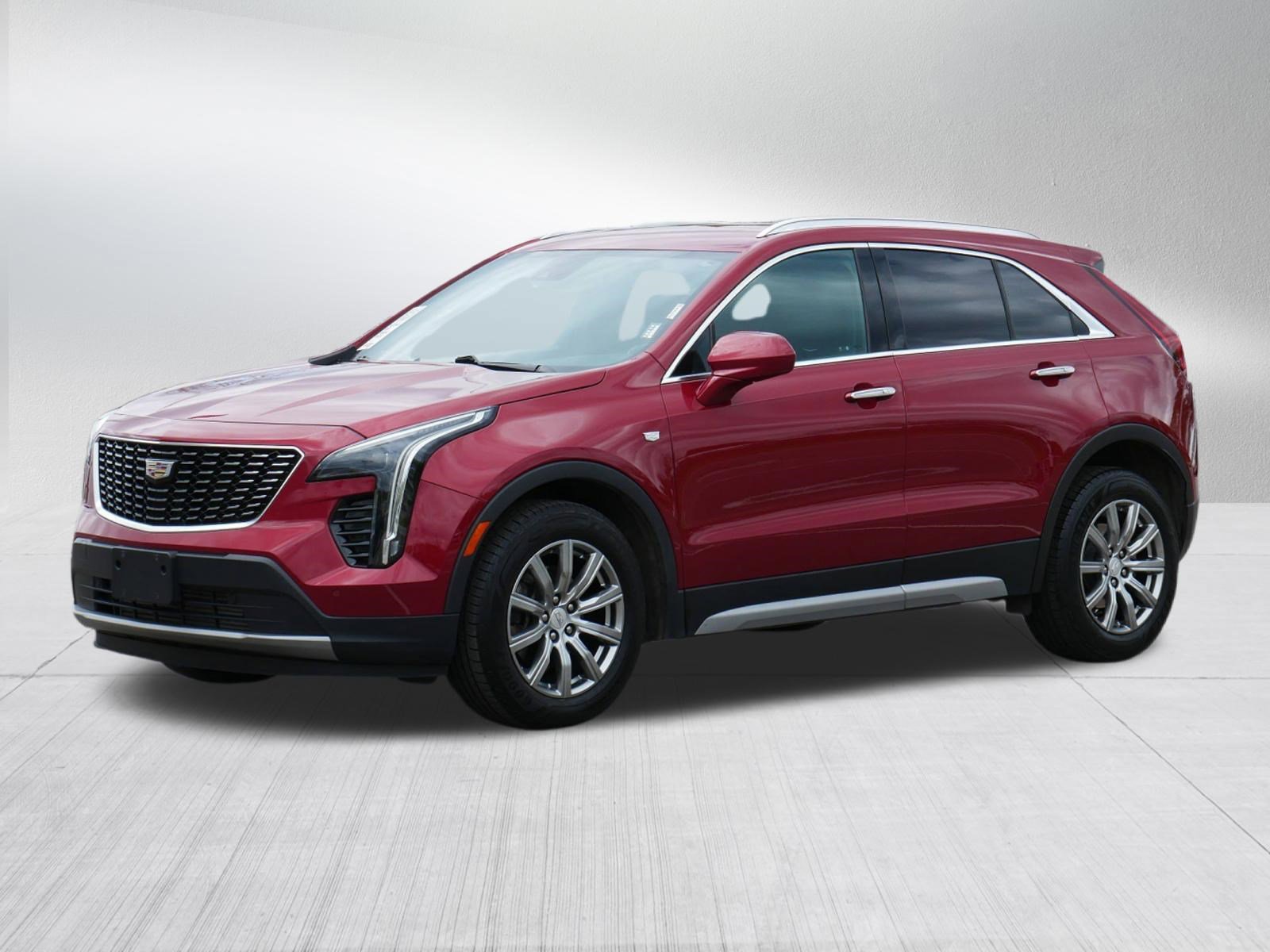 Used 2019 Cadillac XT4 Premium Luxury w/ Technology Package AWD/4WD image 3