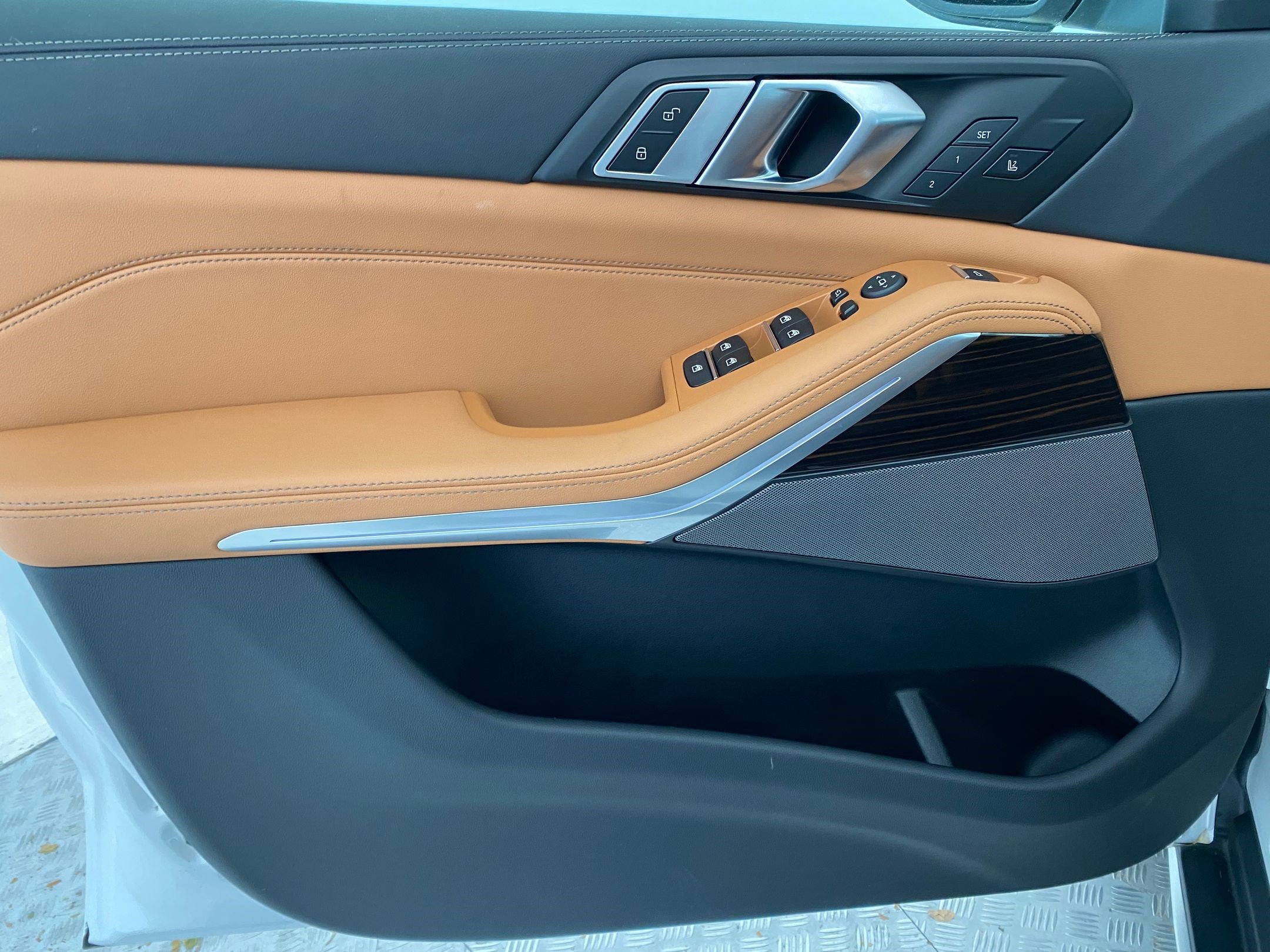 Used 2026 BMW X5 xDrive40i w/ Climate Comfort Package image 11