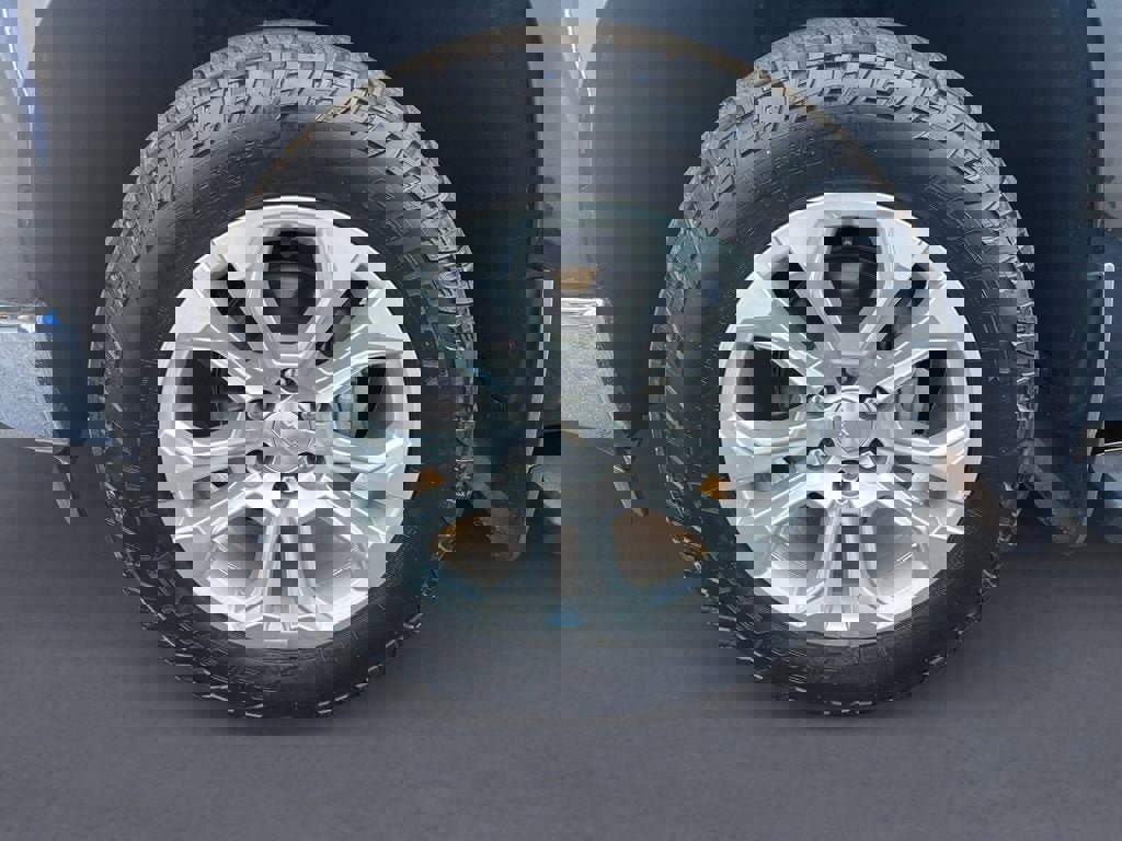 Used 2024 Chevrolet Silverado 1500 LTZ image 9