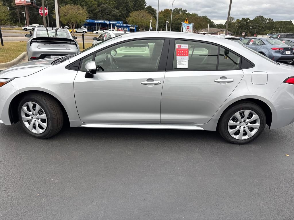 New 2026 Toyota Corolla LE image 2