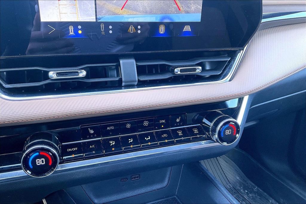 Used 2025 Chevrolet Equinox ACTIV w/ Safety and Technology Package image 18