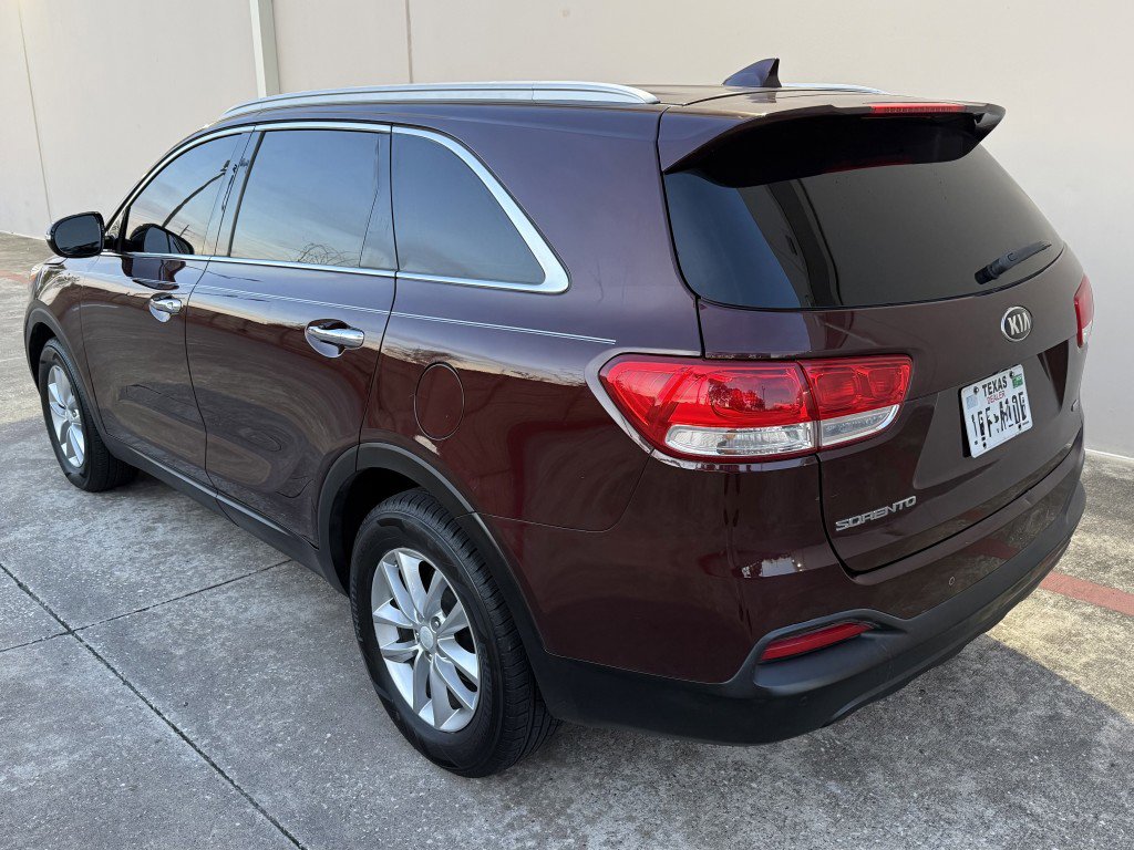 Used 2018 Kia Sorento LX image 5