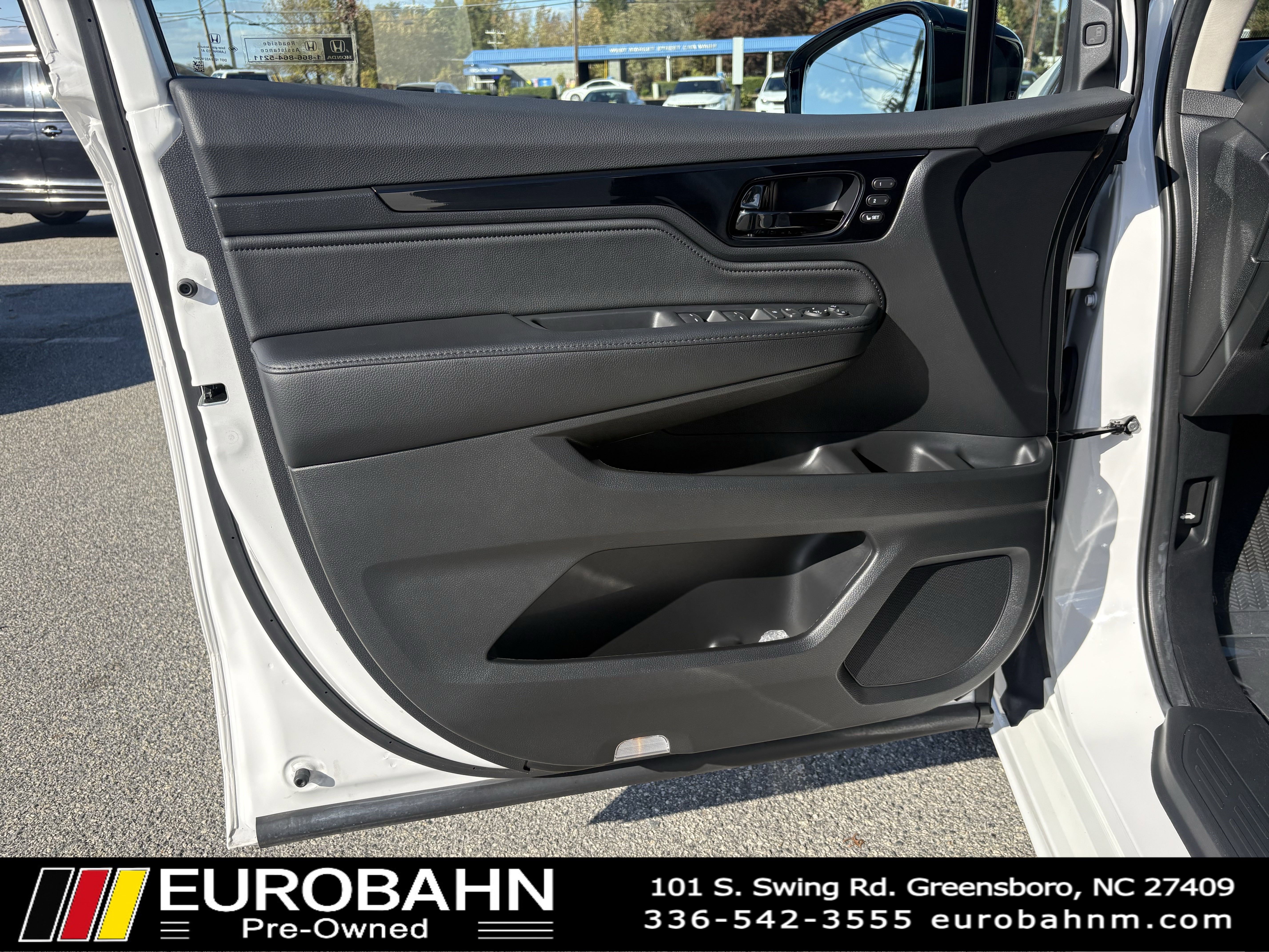 Used 2025 Honda Odyssey Elite image 8