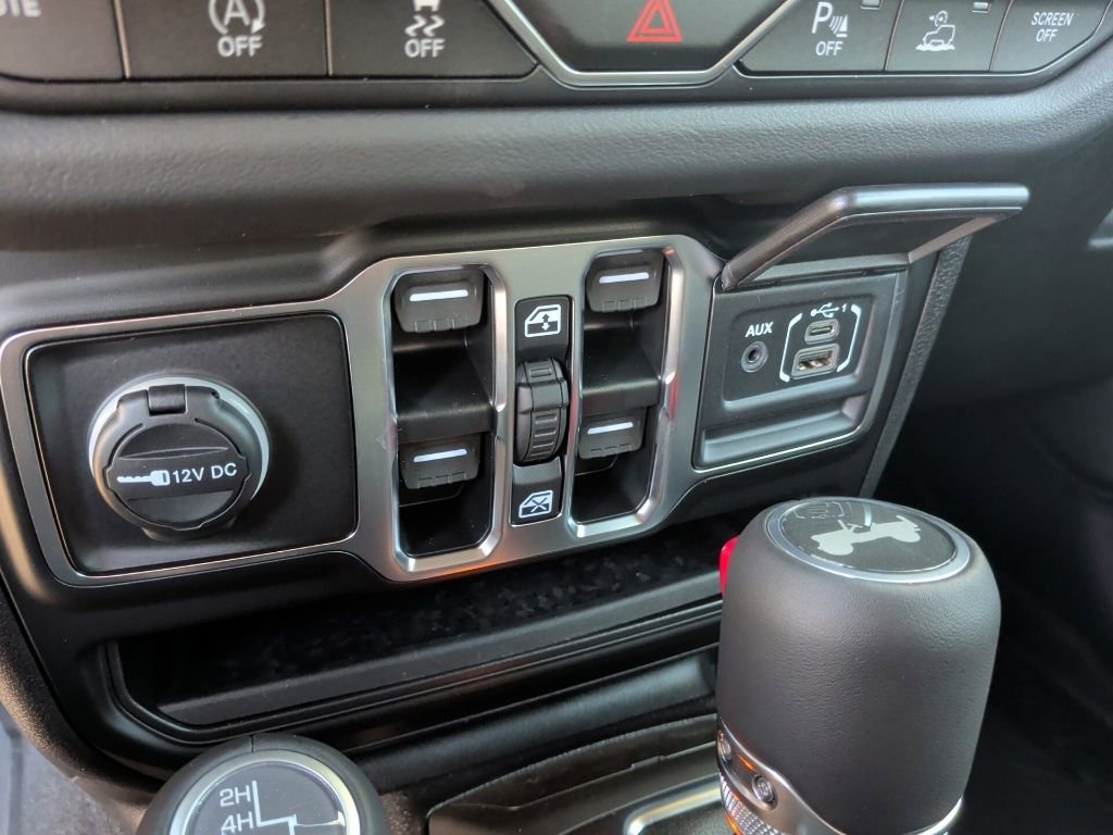 New 2025 Jeep Wrangler Sahara image 33