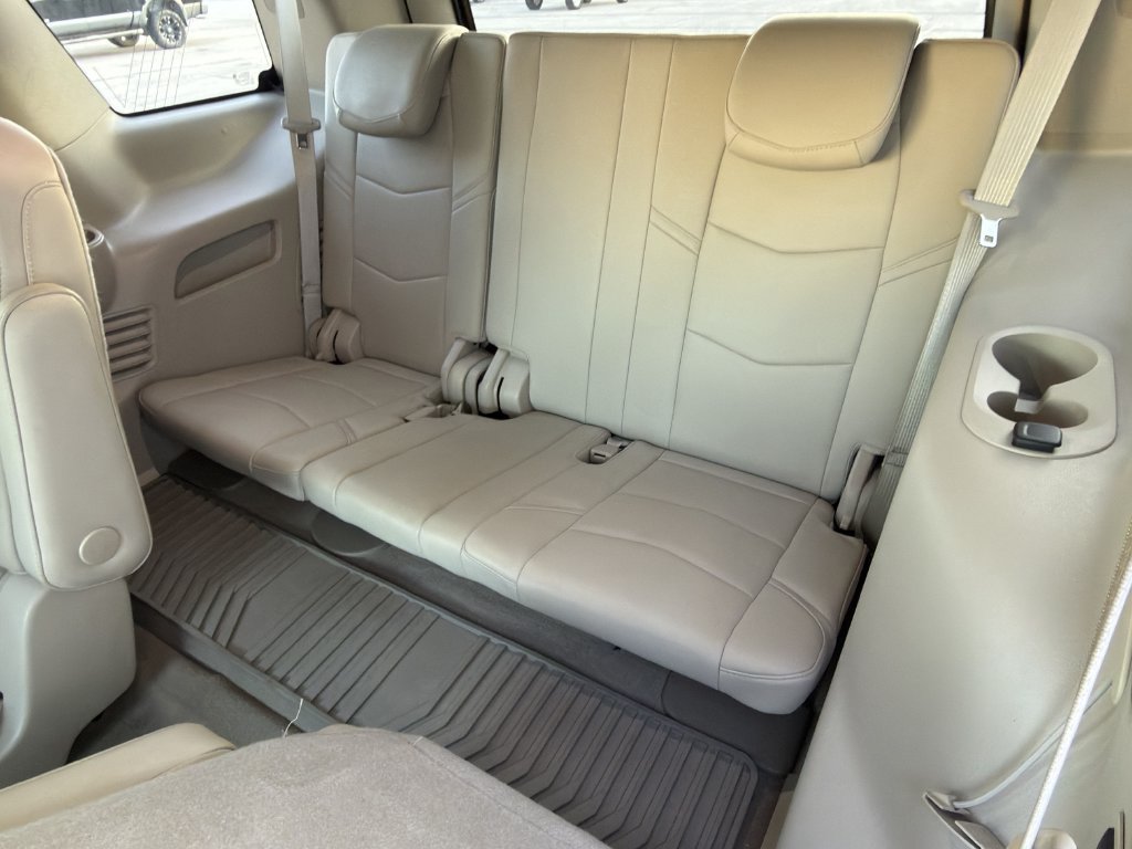 Used 2017 Cadillac Escalade Premium Luxury RWD image 32