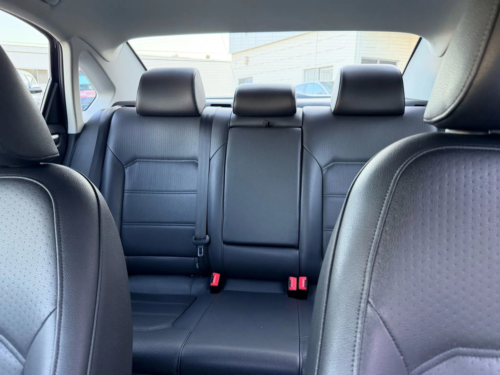 Used 2017 Volkswagen Passat 1.8T SE w/ SE Lighting Package image 23