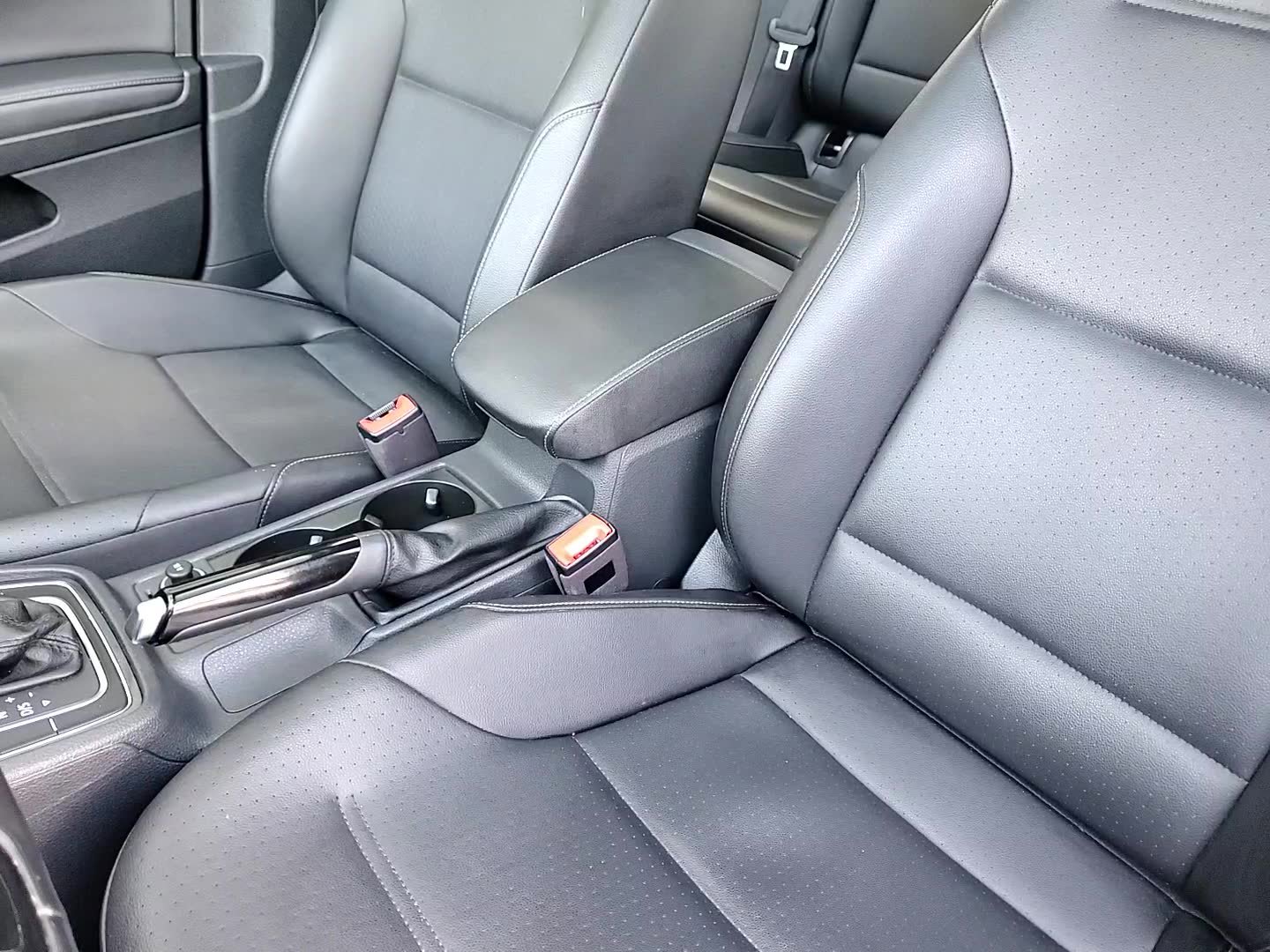 Used 2018 Volkswagen Golf S image 19