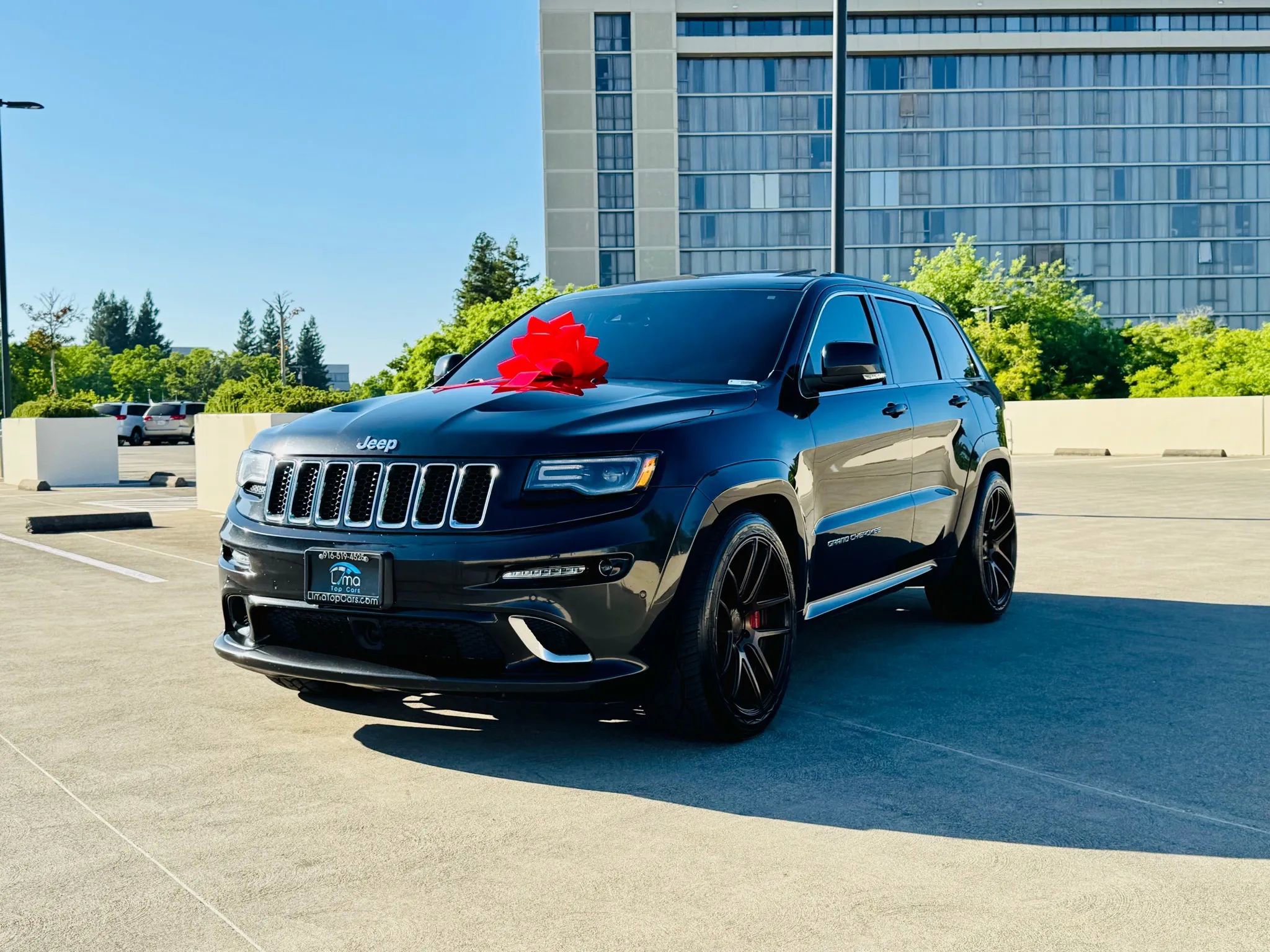 Used 2014 Jeep Grand Cherokee SRT8 w/ Luxury Group II image 33