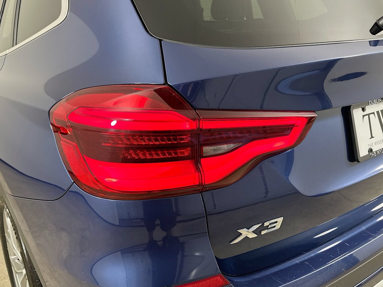 Used 2018 BMW X3 xDrive30i w/ Premium Package AWD/4WD image 12