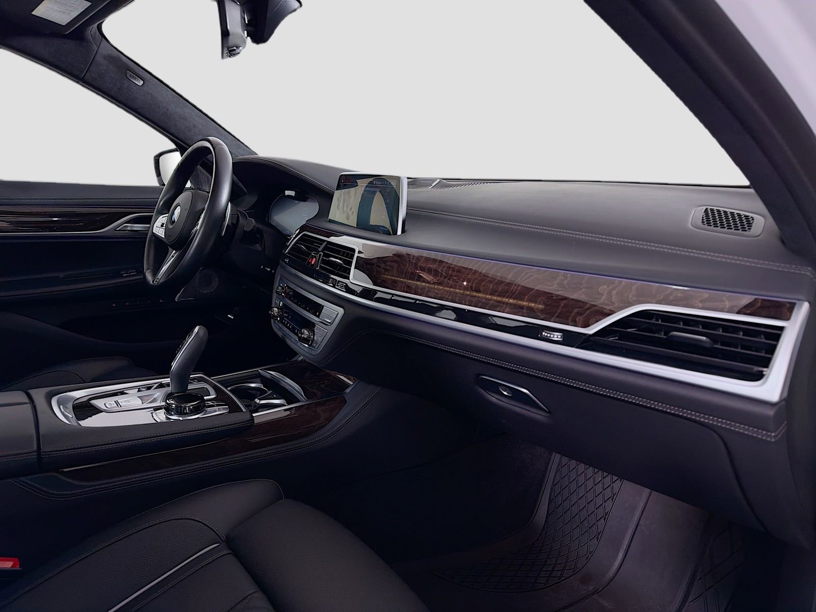 Used 2022 BMW 750i xDrive w/ Executive Package image 33