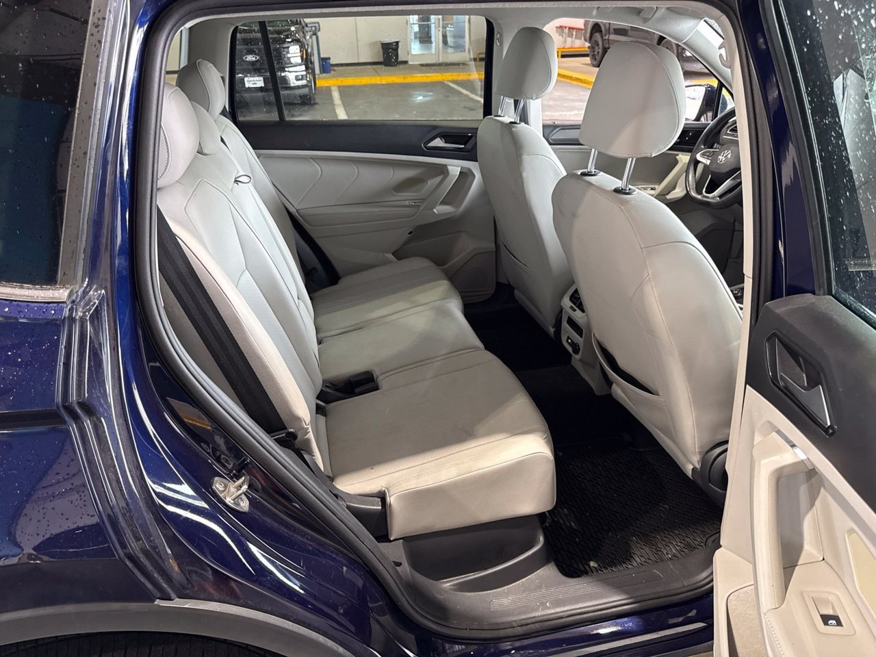 Used 2023 Volkswagen Tiguan SE AWD/4WD image 12