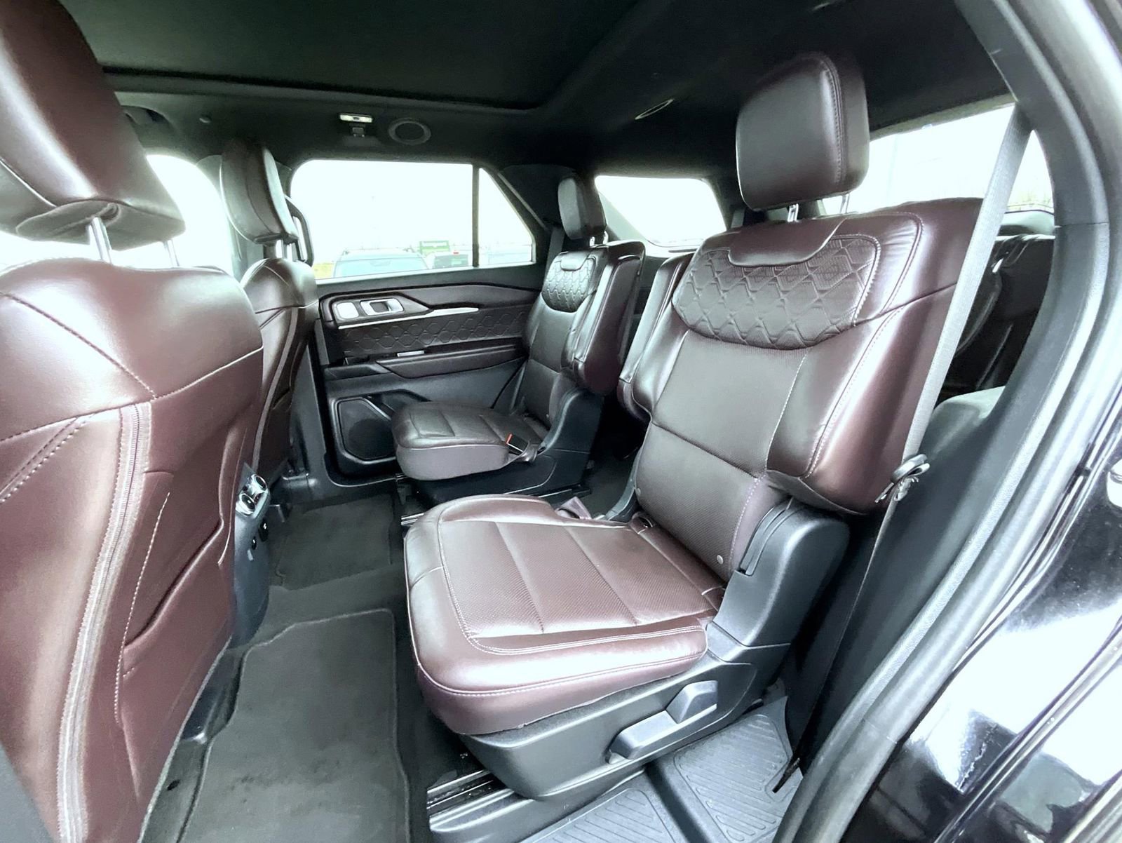 Used 2025 Ford Explorer Platinum w/ LUX Leather Package image 22