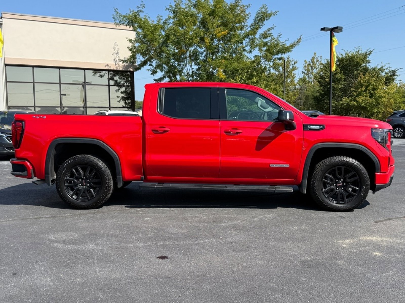 Used 2022 GMC Sierra 1500 Elevation w/ Elevation Premium Package image 9