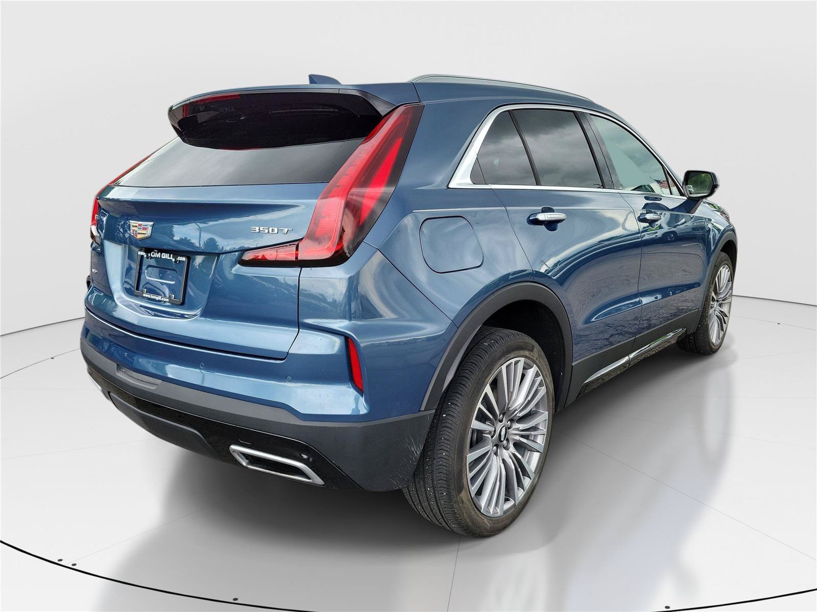 Used 2024 Cadillac XT4 Premium Luxury w/ Technology Package AWD/4WD image 4