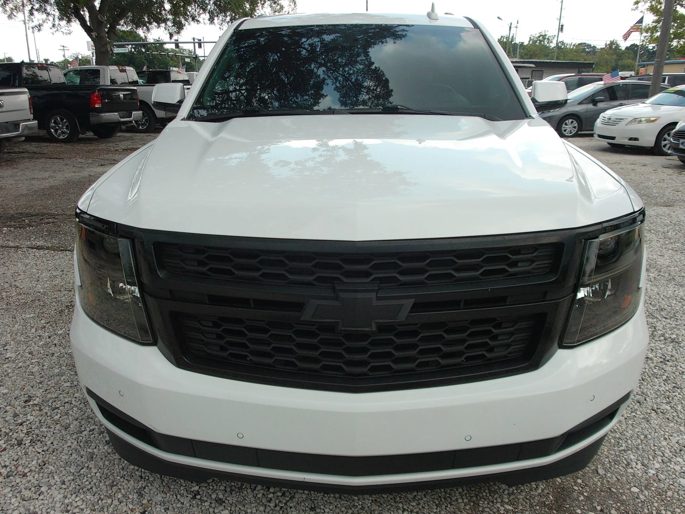 Used 2017 Chevrolet Tahoe LT RWD image 2