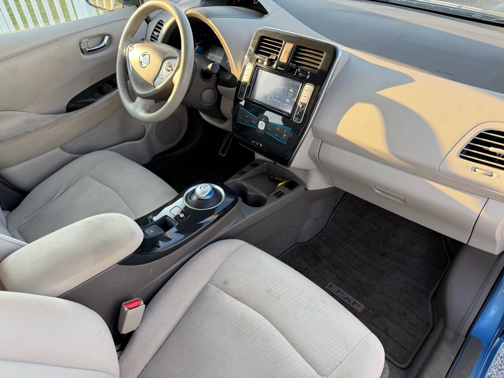 Used 2012 Nissan Leaf SL image 13