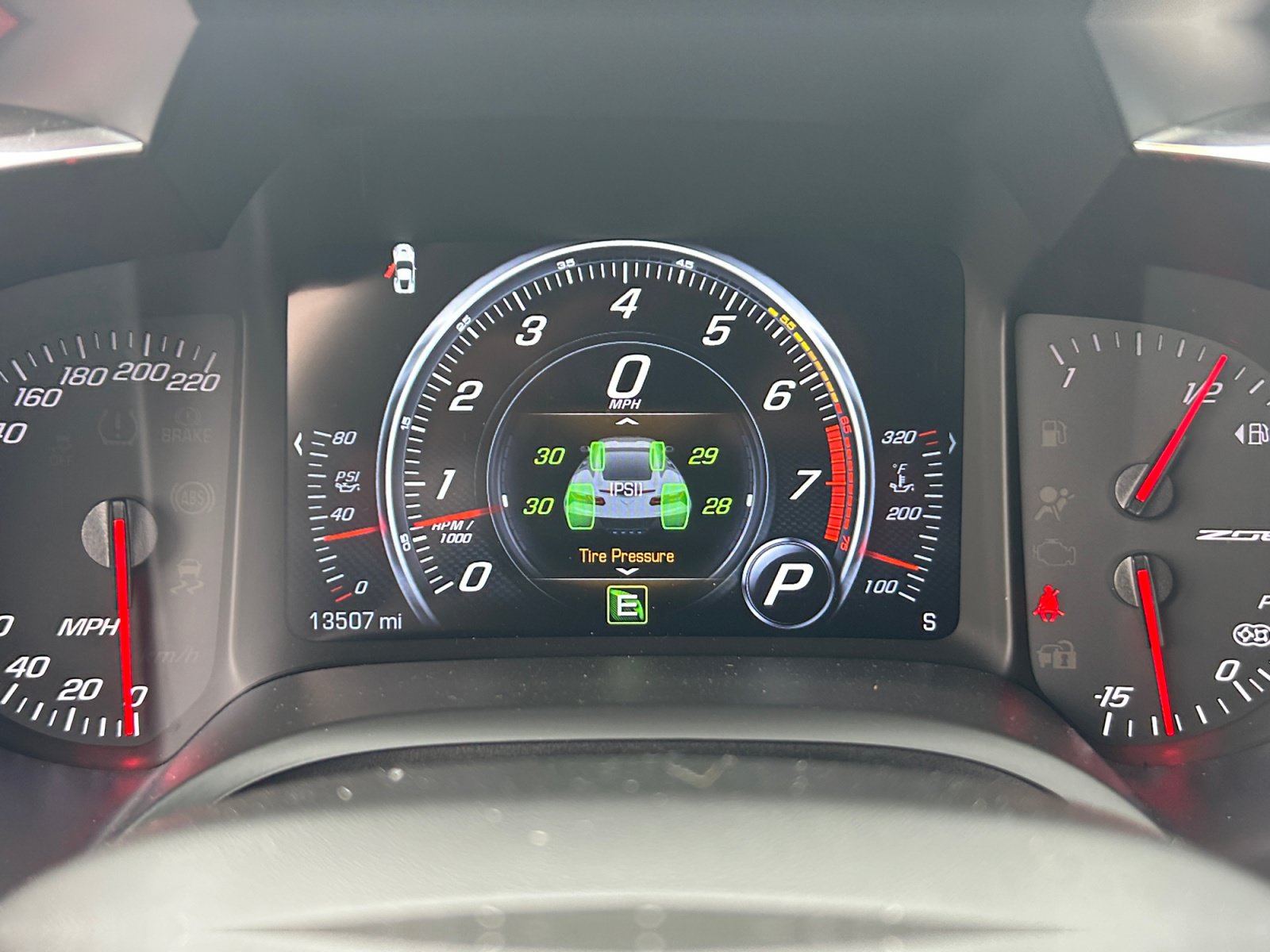 Used 2018 Chevrolet Corvette Z06 RWD image 11