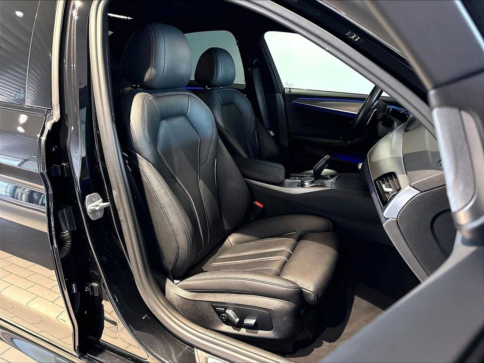 Used 2019 BMW 530e w/ M Sport Package RWD image 22