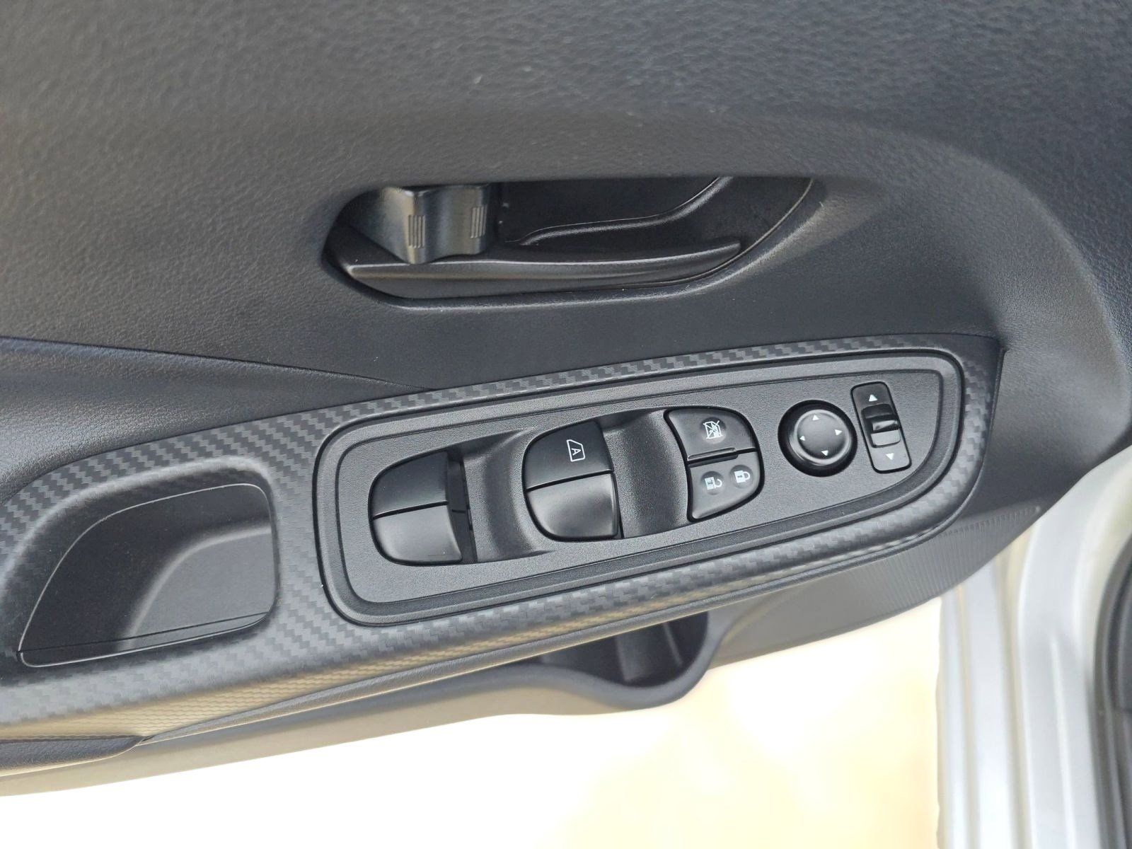 Used 2021 Nissan Versa S image 20