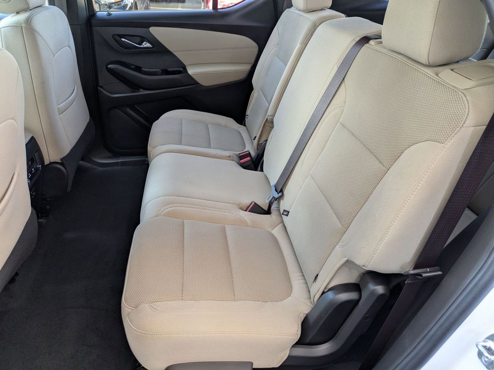 Used 2023 Chevrolet Traverse LS FWD image 24