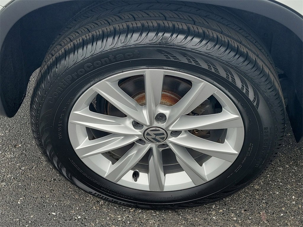 Used 2017 Volkswagen Tiguan Limited w/ Premium Package image 7